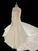 Eleganti abiti da sposa sirena ad alta maniche lunghe con colletto alto abito da sposa in pizzo staccabile in pizzo personalizzato.