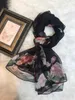 SCARPE BYSIFA Nuova peonia rosa nera% scialle di seta femminile chiffon long shawl shawl fondatore estate marchio winter brand packaging q240509