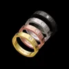 Alta qualidade estilos luxuosos feminino designer anel de titânio aço prata rosa rosa cor preta b letra simples simples cz pedra casal ri 237e
