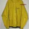 ماركة المصممين للسترات الرياح المقنعين Arc Pro Mountain Recco Men Men Size XL Yellow R73F