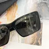 Gafas de sol 2024 Fashion Square Mujer Vintage Cat Eye Diseño Sol Gasas Femenino Femenino Cool Retro Retro Cateye Oculos