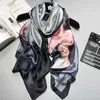 Écharbes Runmeifa 2020 Luxury Brand NOUVEAU Été Femmes Silk Scarf Bage Hijab Châles et enveloppe Femme Foulard Livraison gratuite Q240509