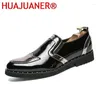 Chaussures décontractées plate-forme en cuir Men Brogue Patent Man Fashion Oxford Robe Dress Elevator Formal Club Party