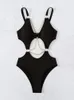 Menas de banho feminina Mulheres de maiô de uma peça 2024 Sling preto com traje sexy Monokini Monokini Summer Hollow Out Beach Bathing Suit de maiô feminino