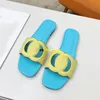 2024 Designer slippers voor dames jelly rubber muildieren platte hakken lederen slippers sandalen luxe chaussure claquette zomerschoenen zand