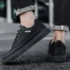 2024 Spring och Autumn New Bortable Board Shoes Trendy Sports and Casual Leather Shoes Black Texture Student Versatile Trendy Shoes Gai