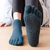 Kadın Çorap 1 Çifti Yoga Pamuklu Bayanlar Anti Slip Silikon Silikon Spor Salonu Ballet Beş Ayak Ayakçısı Spor Dans Olmayan Elastik Çorap