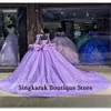Nouveau design Purple Quinceanera Robe Robe Bouchette Straps Fleurs Appliques Appliques perles Pageant Sweet 15 Prom Party Puffy Train