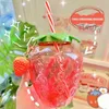 Becher Ins Wind Net Rot Plastik Tasse Erdbeer Stroh süße weibliche Handheld-Milch-Tee-Student tragbare Wasserflasche 313u