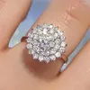 Wedding Rings 2024Huitan Novel Design Flower Ring For Women Brilliant Cubic Zirconia Luxury voorstel Betrokkenheid Fancy Gift Fashion