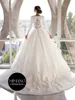 Robe de mariée principale en satin à manches longues 2024 Nouveau tempérament simple du tempérament des mariées en V Deep