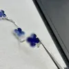 2024 NEW FOUR FOREF LEAF 551 HOT SELLERS PENDANT NECKLACE人気の花ネックレス男子と女性のファッション長い汎用ペンダント