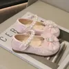 Spring Sweet Girl Prinsesschoenen Elegant Lace Bow Childrens Leer schoenen modieuze pailletten Love Crown Childrens Mary Jane schoenen 240509