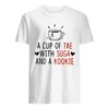 Camiseta feminina Y2K T-shirt de verão estético Uma xícara de tae com suga e uma mulher engraçada de Kookie Slve slve slve white vintage harajuku ts y240509