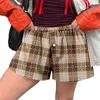 Frauen Shorts Frauen hohe Taille gestreifte Shorts Niedliche weiche elastische Taille Plaid -Druckknopf vordere Pyjama Bottoms Boxer Shorts Slpee Y240504