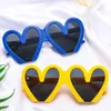 Occhiali da sole Fashion Oversize Women Designer Designer di plastica Candy Colors Forme Heart Sun Glasses Female Y2K Party Eyewear Uv400