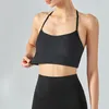 AL YOGA RIBBED BRA SPORTS T-STRAP TANK TOP DONEN SCHOUDERKAND Strak Fit Camisole Vest Fitness Dans T-shirt Dames Sneldroge hardloopoefening Sweattops met borstkussen