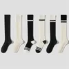 Женские носки чулки мода простые хлопковые белые полосатые длинные женские высококачественные качественные черные японские колена