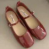 Sapatos casuais fivela de fivela de fivela rasa Mary Janes 2024 Primavera Summer feminino feminino Mulheres apartadas com calçados vermelhos