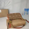 Sacos de crossbody de hobo designer Bolsas femininas bolsas de lua de meia -lua designer bolsa de luxo letra saco de ombro hobos saco de corpo transversal bolsa de ouro de couro mini carteira