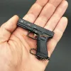 1: 3 Mini G17 Metal Toy Gun Model Legering Keychain Draagbare afneembare look Real Fake Gun Collection Colorful Fidgets speelgoed Indrukwekkende verjaardagscadeaus voor jongens volwassen