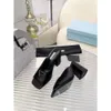 고품질 두꺼운 발 뒤꿈치 슬리퍼 패션 특허용 다이아몬드 페이스 하이힐 8.5cm 럭셔리 디자이너 여성 웨딩 신발 35-41