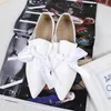 Buty swobodne 32-43 Espadrilles kobieta Europejskie kobiety Flats Silk Bow-Wśnot Big Bow Spiczasty palca