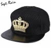 Ball Caps entiers Septrain 2022 Fashion Crown Metal Metal Snapback Hat Bone avec Diamond PU Leather Hip Hop Baseball7306899