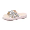 Slipper 2024 Zomer nieuwe meisjes binnen- en buiten slippers mode casual schoenen strand water diamant koel kinderen H240510