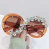 Lunettes de soleil Super Round Crystal Womens Lunettes de soleil luxueuses Diamond Shadow Lunette de Soleil Womens Google Grandes lunettes de soleil Femmes