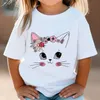 T-shirts Summer Childrens T-shirt fleur chat shirt graphique fille fleur chat top blanc à manches courtes sauvages à manches sauvages mignons animaux dessin animé chat t-shirtl2405