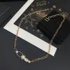 Boutique 18K Gold Plated Necklace Brand Designer Högkvalitativa smycken Inlagd halsband Charmiga kvinnors högkvalitativa gåvahalsband med Box Birthday Party