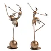 Metal Ballet Girl Sculpture Waterproof Metal Garden Statyes Ornament kan stå upprätt metallträdgårdsstatyer Dance Girl Decor 240429