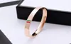 Bangle Designer Gold Sliver Rose med låsarmband charm rostfritt stål smycken kvinnor mode smycken tillbehör bröllop wome8758078