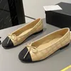 Neue Farben Frauen Ballet Flats Runway Klassische Marke Designer runden Zehen Süßes Bogenknotendekor Alle Jahreszeiten draußen flach mit weich