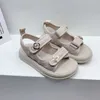 Sandalen Kinderschuhe 2024 Sommer Neue Mädchen Mode lässig Soft Soft allein koreanischer Stil elegante Single H240510