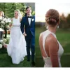 Eenvoudige schede Satijn Wedding Jewel Neck Country Tuin Stijl Backless Riem Bruid Jurken Custom Made Chiffon Overskirt Bridal Ghowns 0510