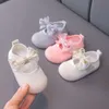 Baby Cüde Bow Kick Proof Erlernen Single 2024 Frühling neuer koreanischer atmungsaktiver weicher alleiniger Prinzessin Schuhe