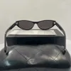 Zonnebrillen vrouwen esthetisch goud metaal klein vierhoek voor klassieke merkontwerper trending product rare zonnebril UV400