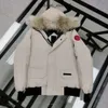 Canadas Goosejacket Luxury Designer Down Parkas Vestes Winter Travail Veste Veste extérieure Fashion épaissie chaleureuse Garder le couple en direct