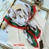 Écharbes en soie 2024 Femmes Real Silk Bandana Floral Silk Headscarf Print Kerchief Beach Caskscaf pour Lady 70x70cm