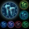 Horloges murales Implants dentaires molaires LED Horloge néon pour les cadeaux d'agent d'éclairage de santé de bureau Q240509