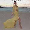 Robes décontractées jaune élégant voir à travers maxi pour les femmes sexy creux de robe d'été froisée mince 2024 Party à manches longues