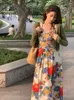 Robes décontractées Summer pour les femmes 2024 Spaghetti Strap de soleil Vintage Floral Print Holiday Beach Elegant Wedding Guest Party MIDI Robe