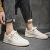Casual skor vita mäns vävda snörning lägenheter mångsidiga par koreansk version man bräd college stil manlig sneakers