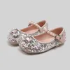 Sneakers 2023 AUTOMNE NOUVEAUX chaussures pour enfants filles peu profondes princesse Velcro Anti Slip Diamond Petite fille Performance Single H240510
