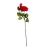 Decoratieve bloemen Lifelike Rose Simulative Artificial Bouquet Layout voor Wedding Party Festival Home (Rood)