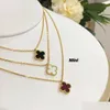 Pendant Necklaces Designer Mini Necklace Van Clover Fashion Design Charm 18K Gold Stainless Steel Luxury Jewelry Lovers Couple Gift La Dhe9B