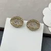 18 carats d'oreilles en forme de cœur plaquées en or