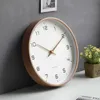 Horloges murales Nordic European Horloge en bois Design moderne Minimalis Wood Mute Salon Cuisine Home Decoration Q240509